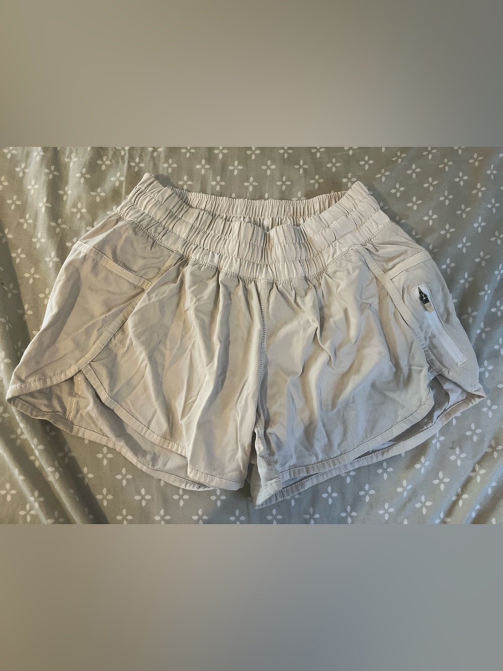 Light Beige Hotty Hot Lululemon Shorts with Elastic Waist